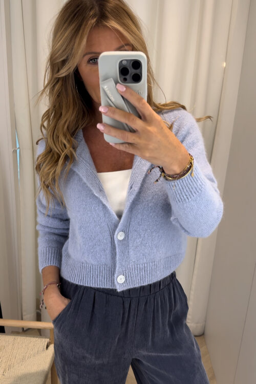 Holly - moherowy sweter z dekoltem V błękitny